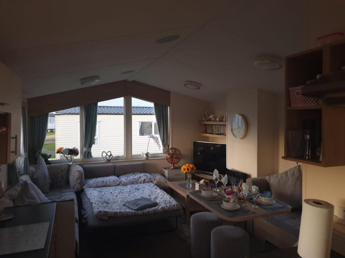 Tunstall View Caravan Holidays At Sand Le Mere Buitenkant foto