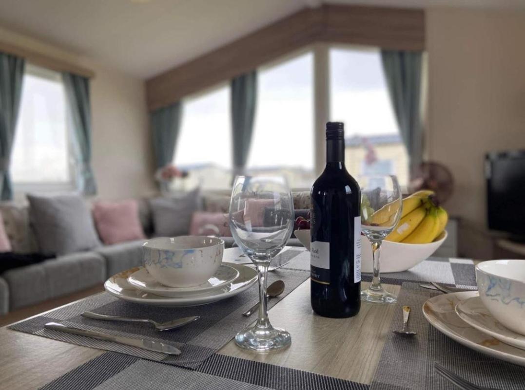 Tunstall View Caravan Holidays At Sand Le Mere Buitenkant foto